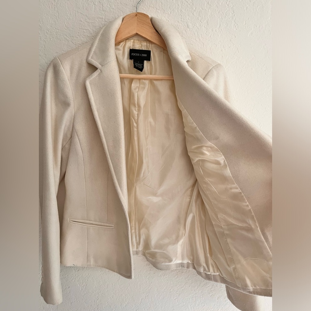 Vintage Focus 2000 Bone Wool Woman’s Blazer